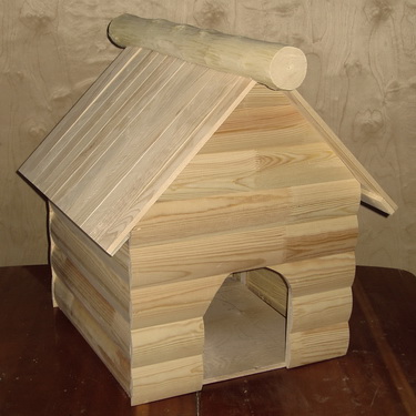 Домик для собаки из дерева для дачного участка или квартиры